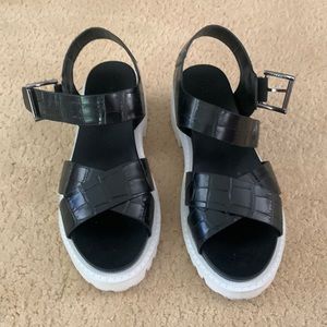 Women’s sandals